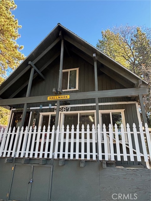 Detail Gallery Image 2 of 19 For 2667 Hunsaker, Running Springs,  CA 92382 - 4 Beds | 2 Baths