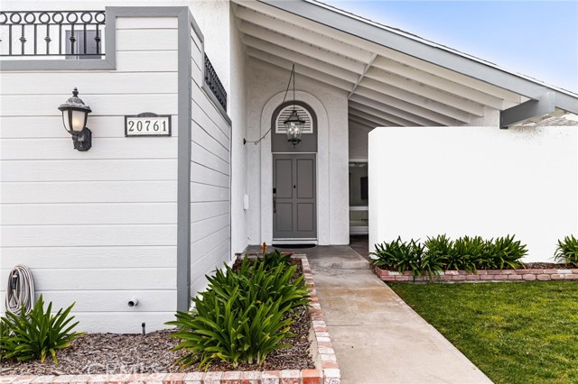 Image 7 of 54 For 20761 Mission Ln