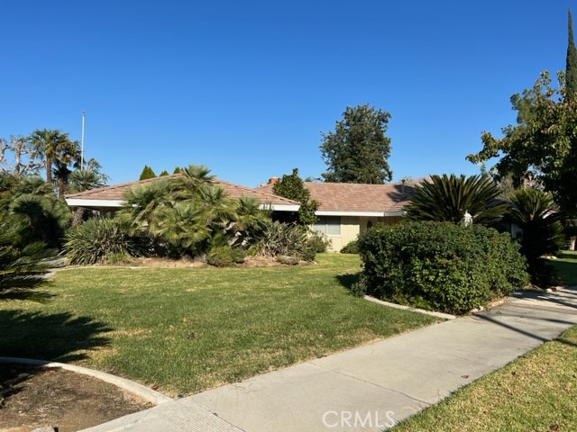 1075 Country Club Dr, Riverside, CA 92506