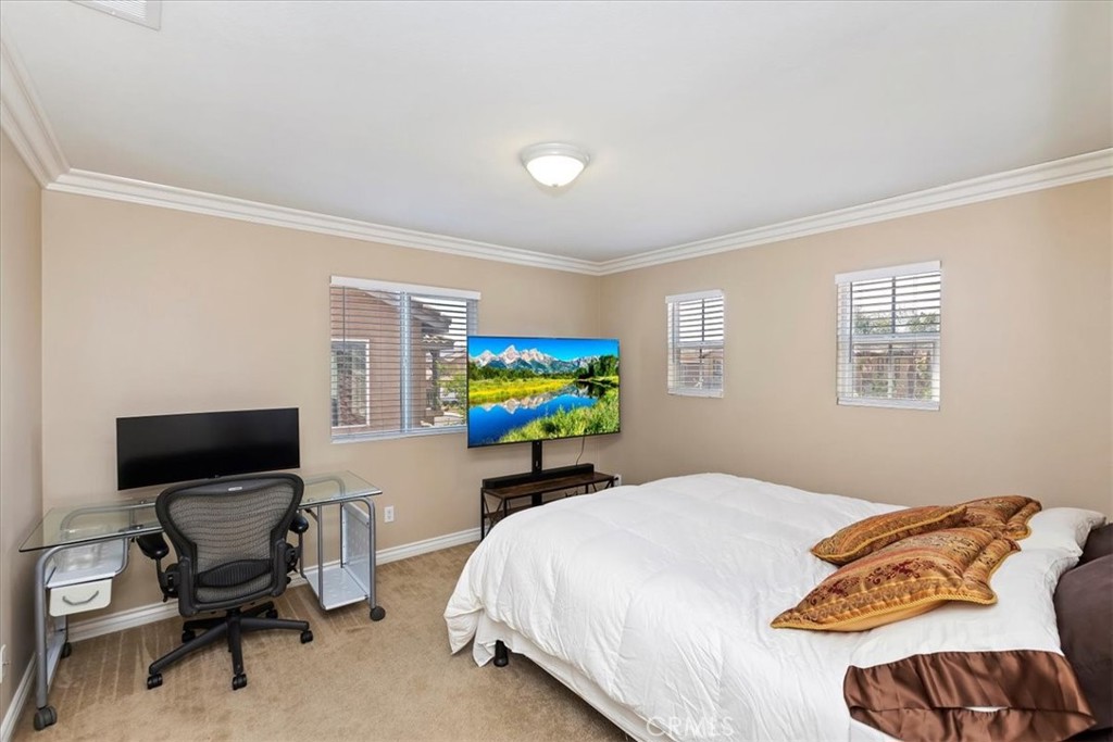 MLS #OC25117971 img 37