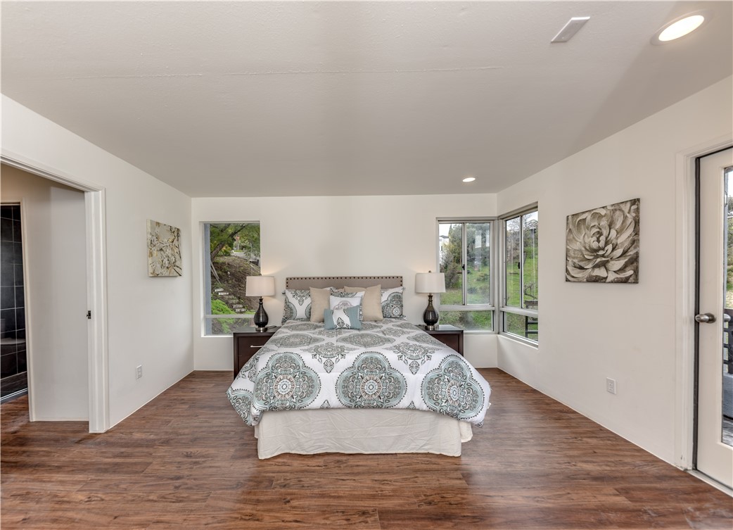 Detail Gallery Image 9 of 41 For 756 Quail Dr, Los Angeles,  CA 90065 - 3 Beds | 2 Baths