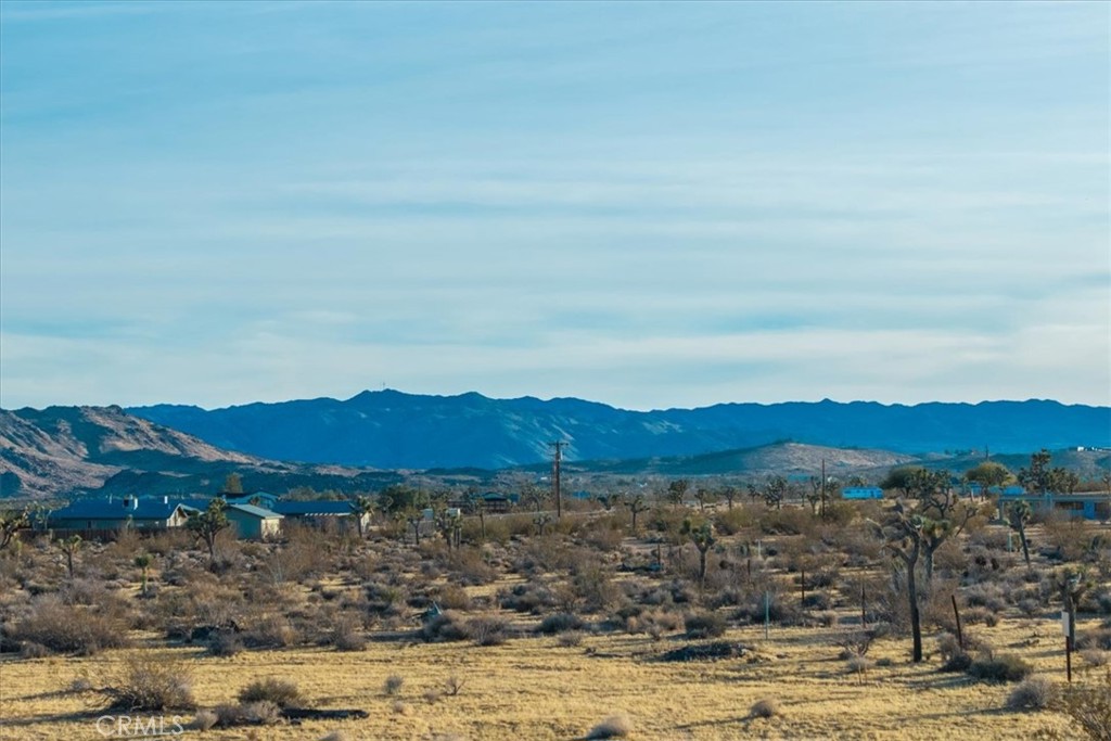 https://media.crmls.org/medias/44ee9ec6-49d7-4616-a847-a737adfec2dc.jpg?preset=X-Large