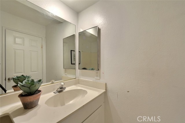 Detail Gallery Image 23 of 27 For 25252 Delphinium Ave, Moreno Valley,  CA 92553 - 4 Beds | 2 Baths