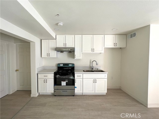Detail Gallery Image 11 of 22 For 16145 Seville Ave #1&2,  Fontana,  CA 92335 - 5 Beds | 3 Baths
