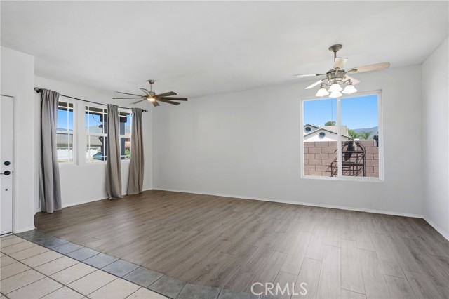 Detail Gallery Image 5 of 27 For 1853 Rue Chablis, San Jacinto,  CA 92583 - 4 Beds | 2 Baths