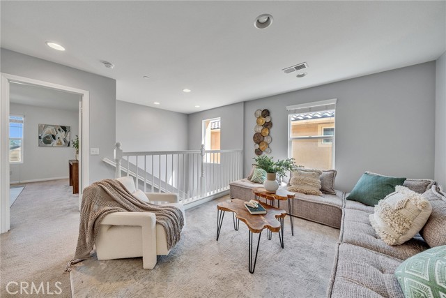 7265 Enclave Drive, Eastvale CA: https://media.crmls.org/medias/44f06e9a-c554-44ac-ba77-237fe4810c16.jpg