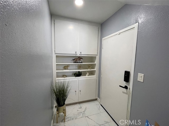 Detail Gallery Image 31 of 37 For 5305 White Oak Ave #F,  Encino,  CA 91316 - 2 Beds | 3 Baths