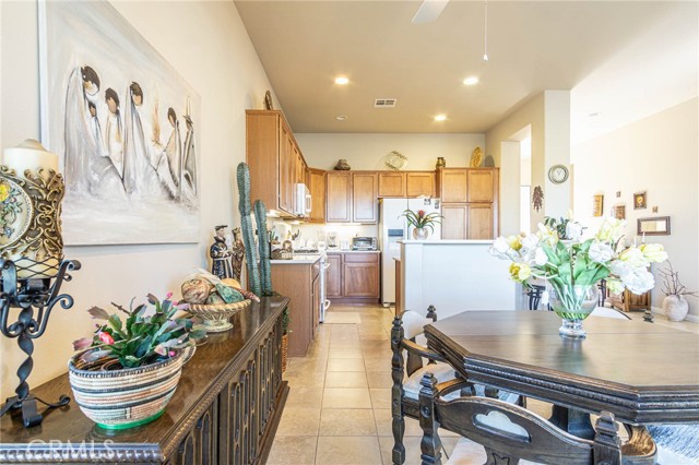 Detail Gallery Image 10 of 40 For 19442 Royal Oaks Rd, Apple Valley,  CA 92308 - 2 Beds | 2 Baths