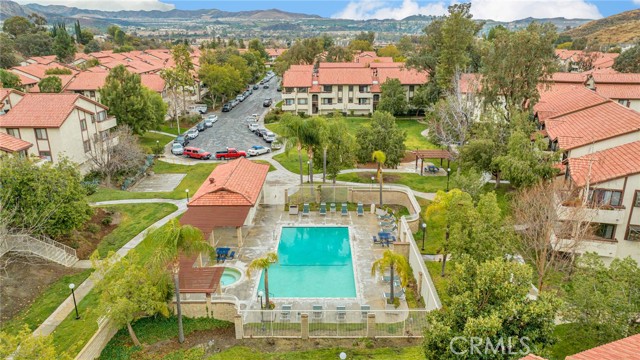 Detail Gallery Image 3 of 32 For 28010 Tiffany Ln #309,  Canyon Country,  CA 91387 - 2 Beds | 2 Baths