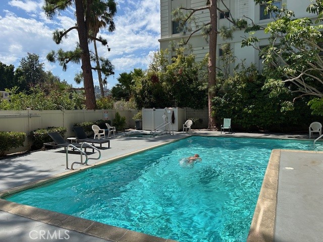 11138 Aqua Vista Street, Studio City CA: https://media.crmls.org/medias/44f3ae35-2c30-407f-8be3-8c1e7912d28a.jpg