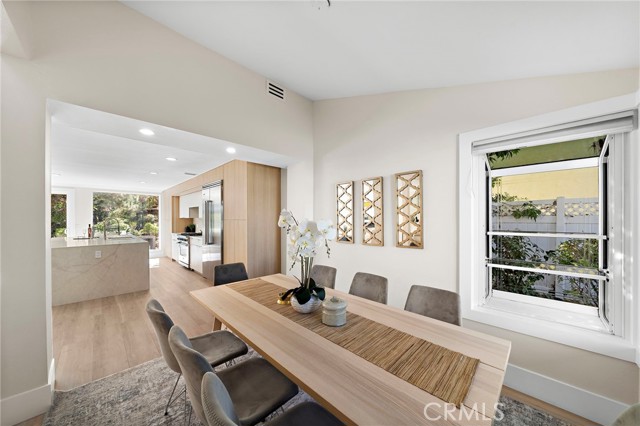 24641 Paige Circle, Laguna Hills CA: https://media.crmls.org/medias/44f3cb98-af10-412c-abed-94537bdb44cb.jpg