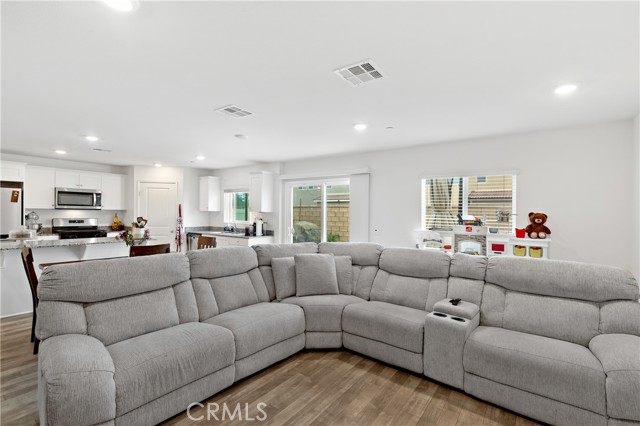 Detail Gallery Image 10 of 46 For 30907 Challenger Ct, Winchester,  CA 92596 - 4 Beds | 2/1 Baths