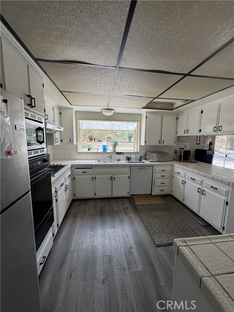 Detail Gallery Image 4 of 19 For 7460 Summit St, Riverside,  CA 92504 - 4 Beds | 2/1 Baths