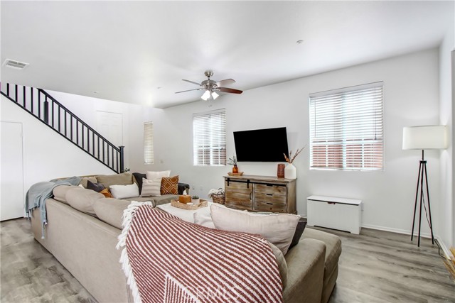 11376 Riverpass Court, Riverside CA: https://media.crmls.org/medias/44f4fd45-af02-489e-8b95-58053833df47.jpg