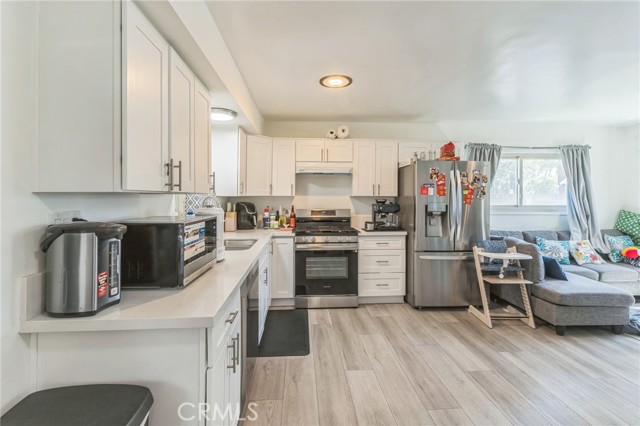 418 N Berlyn Avenue, Ontario CA: https://media.crmls.org/medias/44f57b26-13a9-4c69-9c08-b09485db28dc.jpg