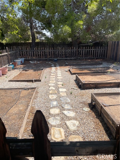 Detail Gallery Image 37 of 46 For 13405 Applewood Rd, Apple Valley,  CA 92308 - 3 Beds | 2 Baths