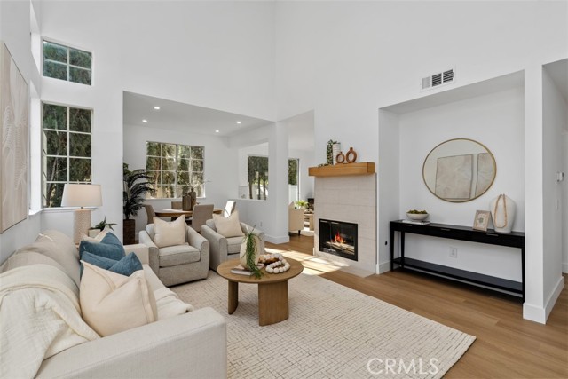 32 Comiso, Irvine CA: https://media.crmls.org/medias/44f60ebc-b3f4-48f5-96a2-5b25662e968d.jpg