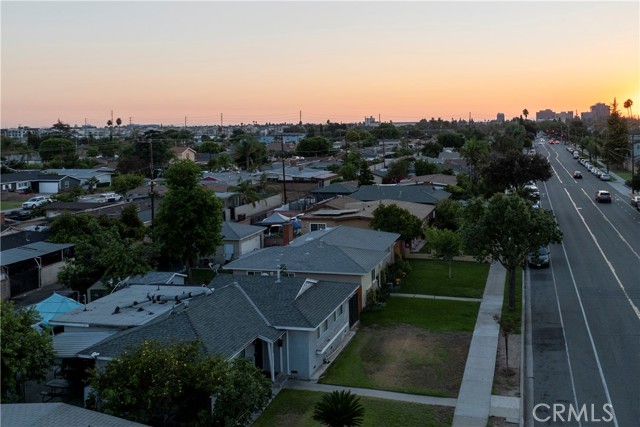 Detail Gallery Image 7 of 11 For 1422 E Broadway, Anaheim,  CA 92805 - 4 Beds | 2/1 Baths