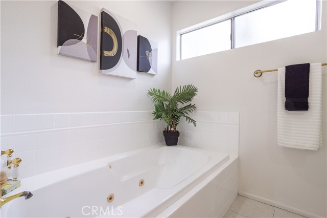 Detail Gallery Image 16 of 35 For 10111 Melinda Way #2,  Northridge,  CA 91325 - 3 Beds | 2/1 Baths