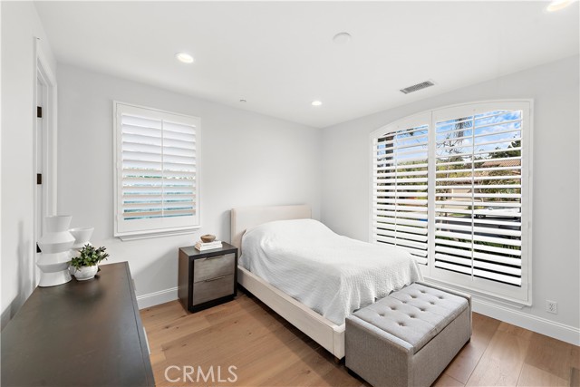 44f819dc 5811 4833 Bc8f C8fec579c47e