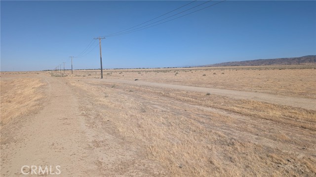 275 W Avenue B, Lancaster CA: https://media.crmls.org/medias/44f884b6-c5a7-4d43-a767-e82ecff88241.jpg