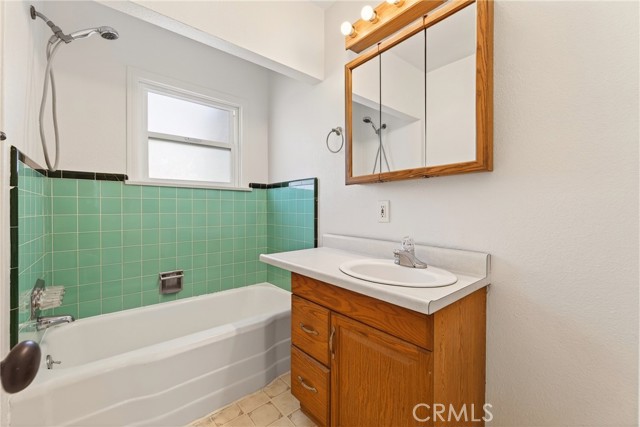 Detail Gallery Image 9 of 36 For 1065 Stevenson a & B,  Colton,  CA 92324 - 6 Beds | 4 Baths