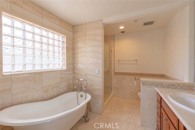 Detail Gallery Image 11 of 21 For 49 W La Sierra Dr, Arcadia,  CA 91007 - 4 Beds | 4/1 Baths