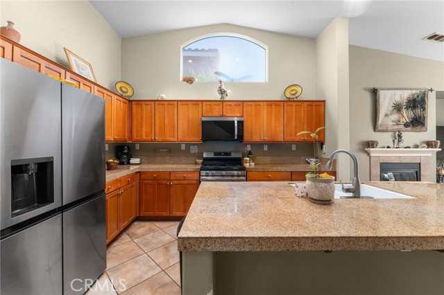 1447 White Cloud Lane, Beaumont CA: https://media.crmls.org/medias/44f94b76-9f07-4071-b607-e7383b9b0385.jpg