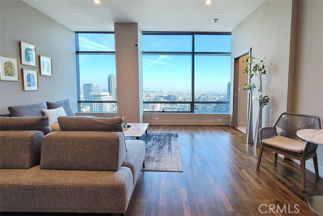 Detail Gallery Image 1 of 49 For 900 W Olympic Bld 30g,  Los Angeles,  CA 90015 - 1 Beds | 2 Baths