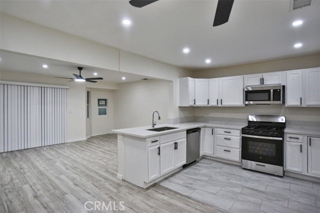 Detail Gallery Image 5 of 30 For 1414 Cedar, San Bernardino,  CA 92404 - 5 Beds | 3 Baths