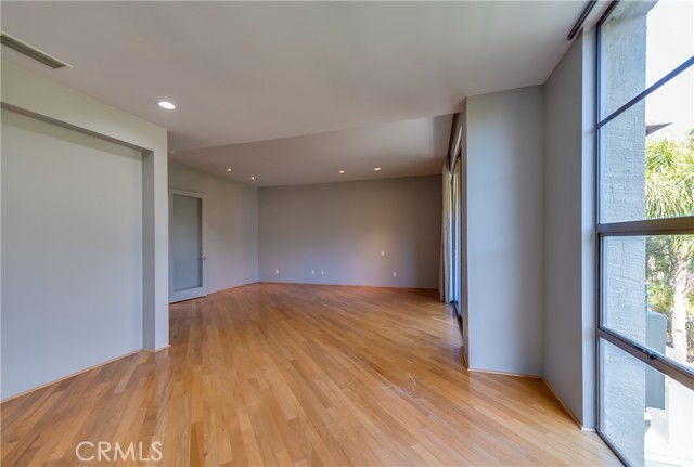 143 Union Jack Mall, Marina del Rey CA: https://media.crmls.org/medias/44f9a20f-081a-4401-8ef7-1c90f44b3026.jpg