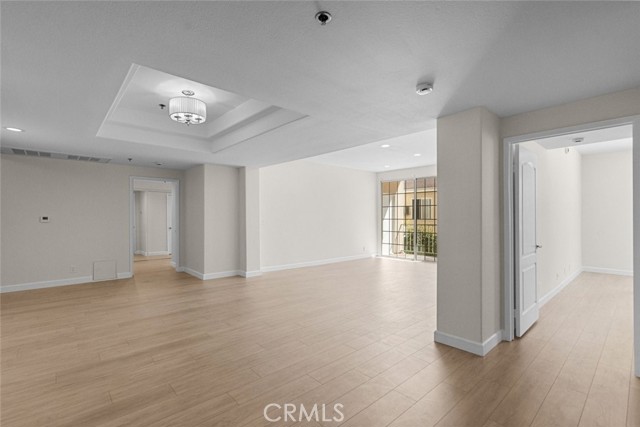 Detail Gallery Image 12 of 32 For 4348 Mammoth Ave #102,  Sherman Oaks,  CA 91423 - 2 Beds | 2/1 Baths