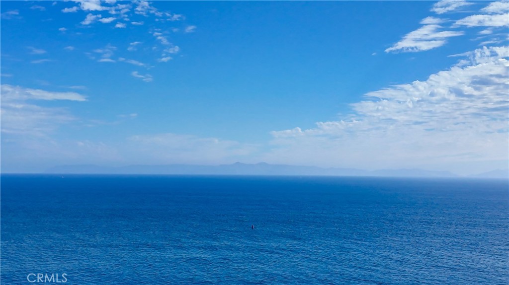 https://media.crmls.org/medias/44fa442a-6ce8-4d8c-b826-5aa4add236a3.jpg?preset=X-Large