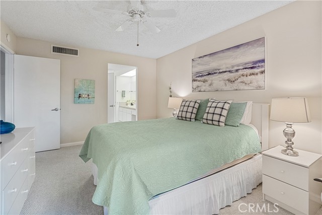 Image 27 of 37 For 1421 Sunrise Way 34