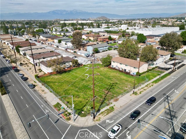 Image 3 of 7 For 449 River Rd