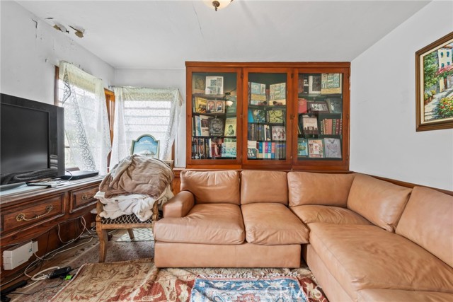 Detail Gallery Image 11 of 25 For 309 via Linda Vista, Redondo Beach,  CA 90277 - 3 Beds | 2 Baths