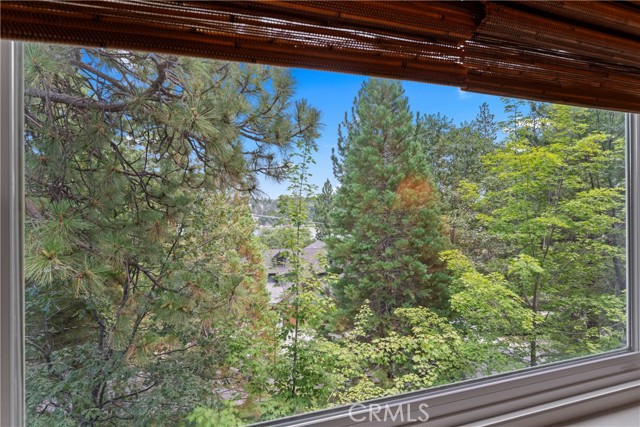 Detail Gallery Image 30 of 44 For 27711 Hamiltair Dr, Lake Arrowhead,  CA 92352 - 4 Beds | 2/1 Baths