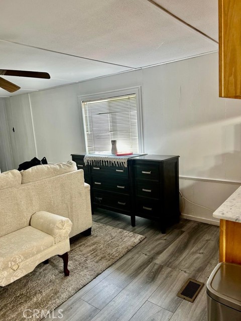 Detail Gallery Image 4 of 16 For 37311 47th St #204,  Palmdale,  CA 93552 - 2 Beds | 1 Baths