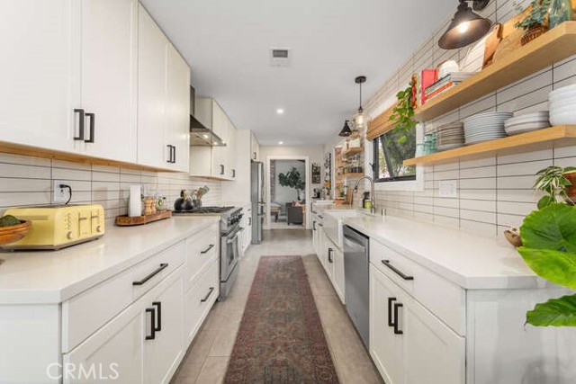 3650 Claremore Avenue, Long Beach CA: https://media.crmls.org/medias/44fbe4dd-189d-45f1-88b3-7dd298d40c94.jpg
