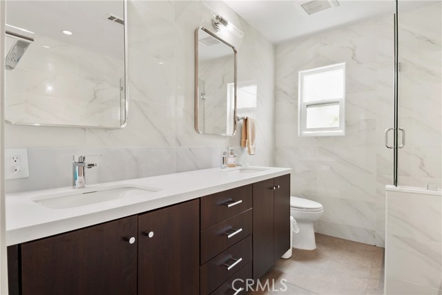 15 Medlar, Irvine CA: https://media.crmls.org/medias/44fc3df8-7668-490c-9ff4-8b45af2f370f.jpg