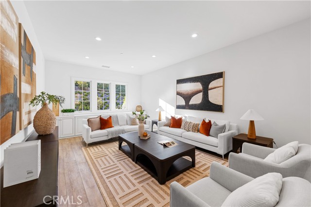 Detail Gallery Image 45 of 68 For 111 Great Oak, Irvine,  CA 92602 - 5 Beds | 5/1 Baths