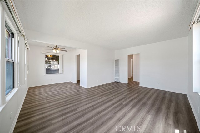 823 W 25th Street, San Pedro CA: https://media.crmls.org/medias/44fcd0b7-9aa2-4f10-8f4c-9a8024049dcc.jpg