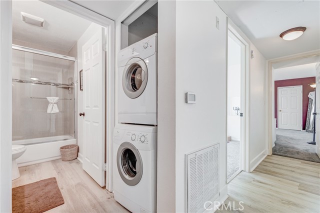 7035 Woodley Avenue, 216 photo 8