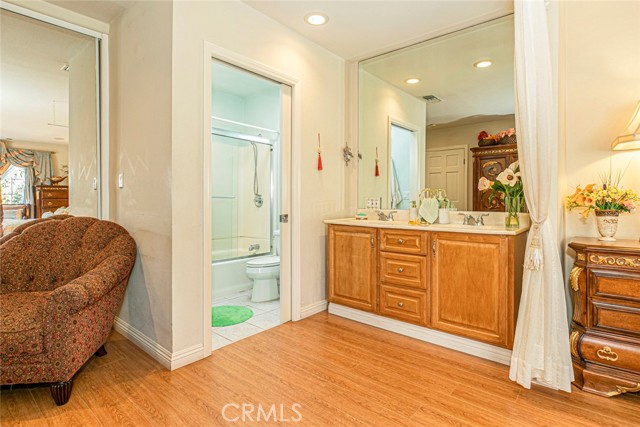 Detail Gallery Image 16 of 29 For 11020 Scoville Ave, Sunland,  CA 91040 - 3 Beds | 2 Baths