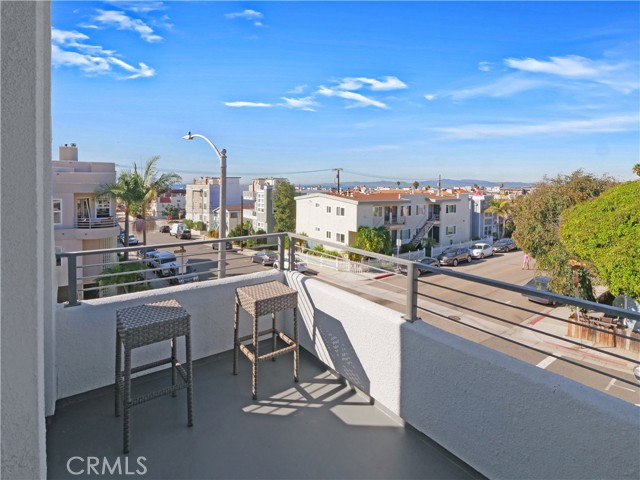 350 Manhattan Avenue, Hermosa Beach, California 90254, 3 Bedrooms Bedrooms, ,2 BathroomsBathrooms,Residential,Sold,Manhattan,SB21249216