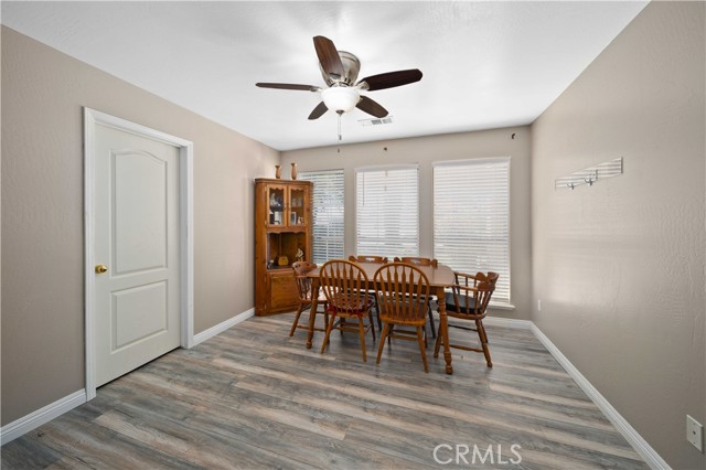 Detail Gallery Image 23 of 29 For 13808 via La Madera, Bakersfield,  CA 93314 - 4 Beds | 2 Baths