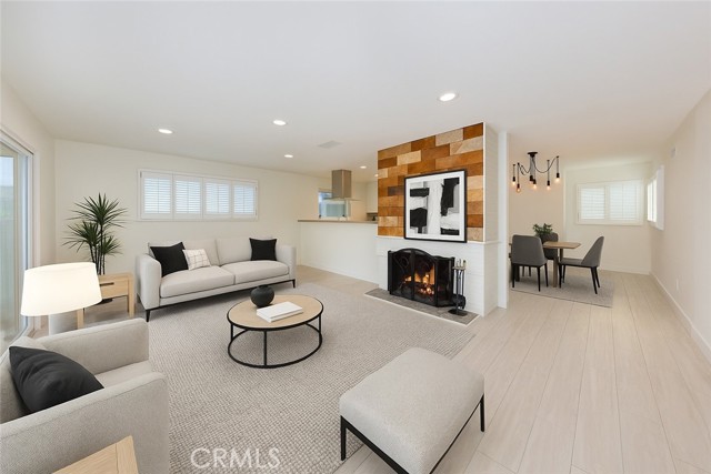 Detail Gallery Image 4 of 16 For 6251 Aura, Tarzana,  CA 91335 - 4 Beds | 3 Baths