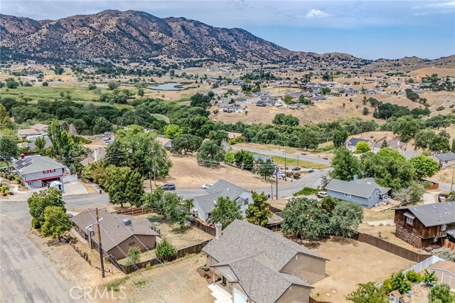 22510 Eagle Way, Tehachapi CA: https://media.crmls.org/medias/44feda40-4654-4bd7-9376-a5ea92349584.jpg