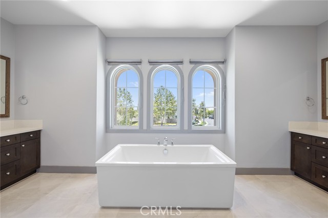 53 Thrasher, Irvine CA: https://media.crmls.org/medias/44fefcb8-16bc-42ae-8310-fb9ad9ac6f59.jpg