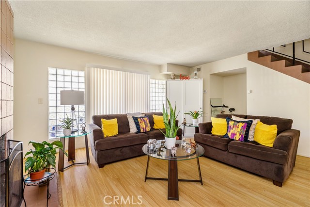 523 E Hazel Street, Inglewood CA: https://media.crmls.org/medias/44ff19c7-afdd-4c7e-85e4-7591fe9fc342.jpg